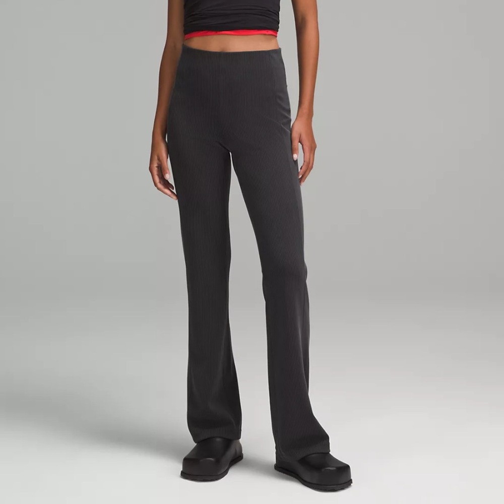 Lululemon Ribbed Softstreme Flared Pant
Regular